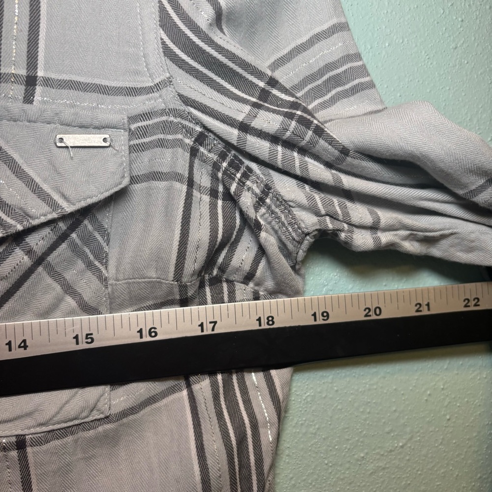 Casual Collection by F&F Plaid Silver and Black Button Down| Size US 6 - Picture 6 of 8